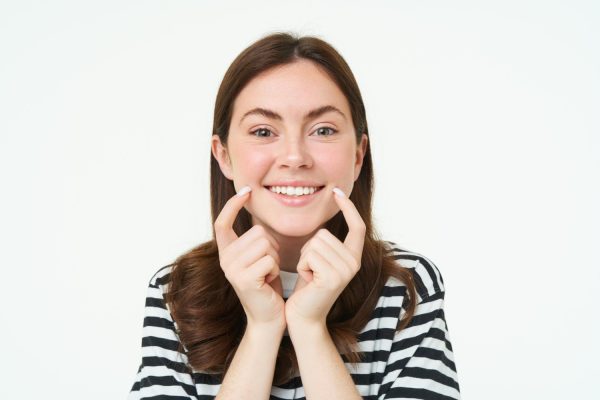 How Can an Invisalign Dentist Help Improve Your Smile?